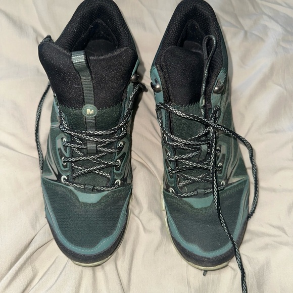Merrell Woman’s Dark Green Hiking Boots - Picture 2 of 3